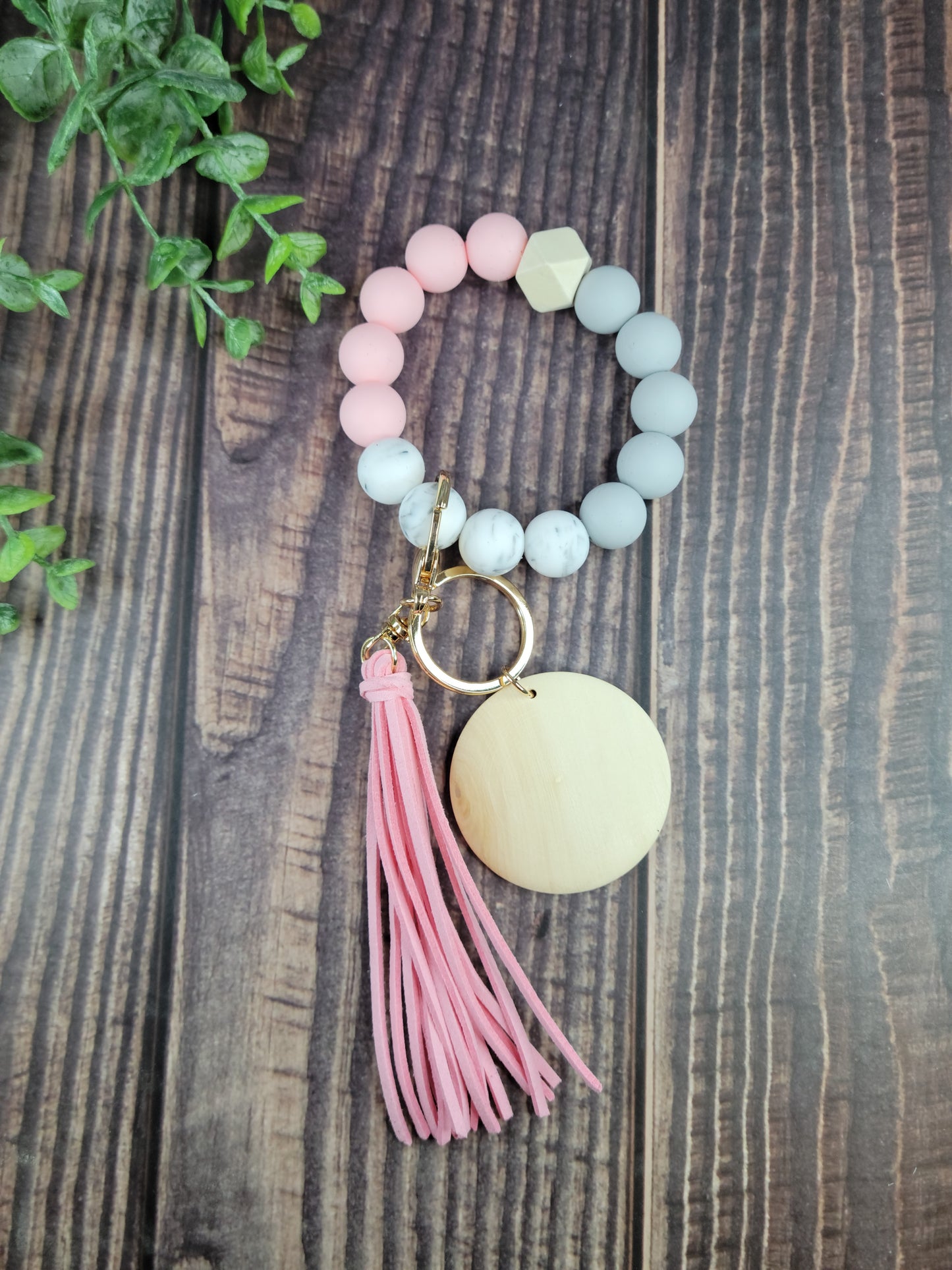 Customizable Silicone beaded wristlet with wood disc, engraved wood disc, keychain, keys, silicone beads