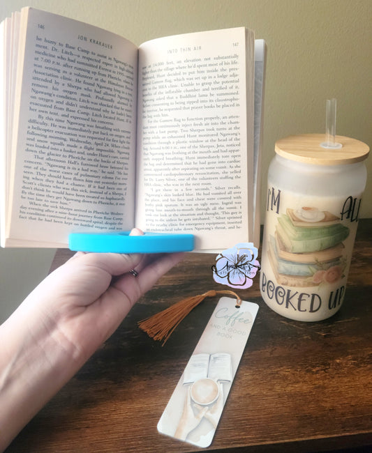 "All Booked Up" 16 oz Glass Can Cup – Frosted or Clear Beer Can Cup with Bamboo Lid and Straw