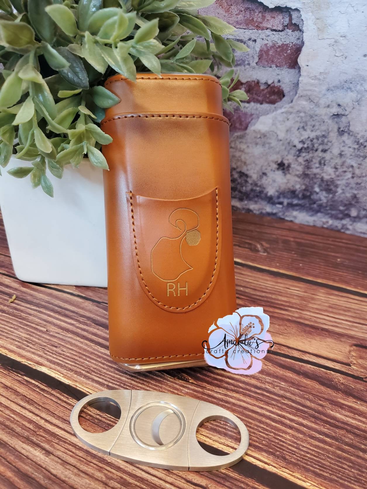 "Travel humidor", wood and leather, travel cigar humidor, cigar protector, cigar cutter