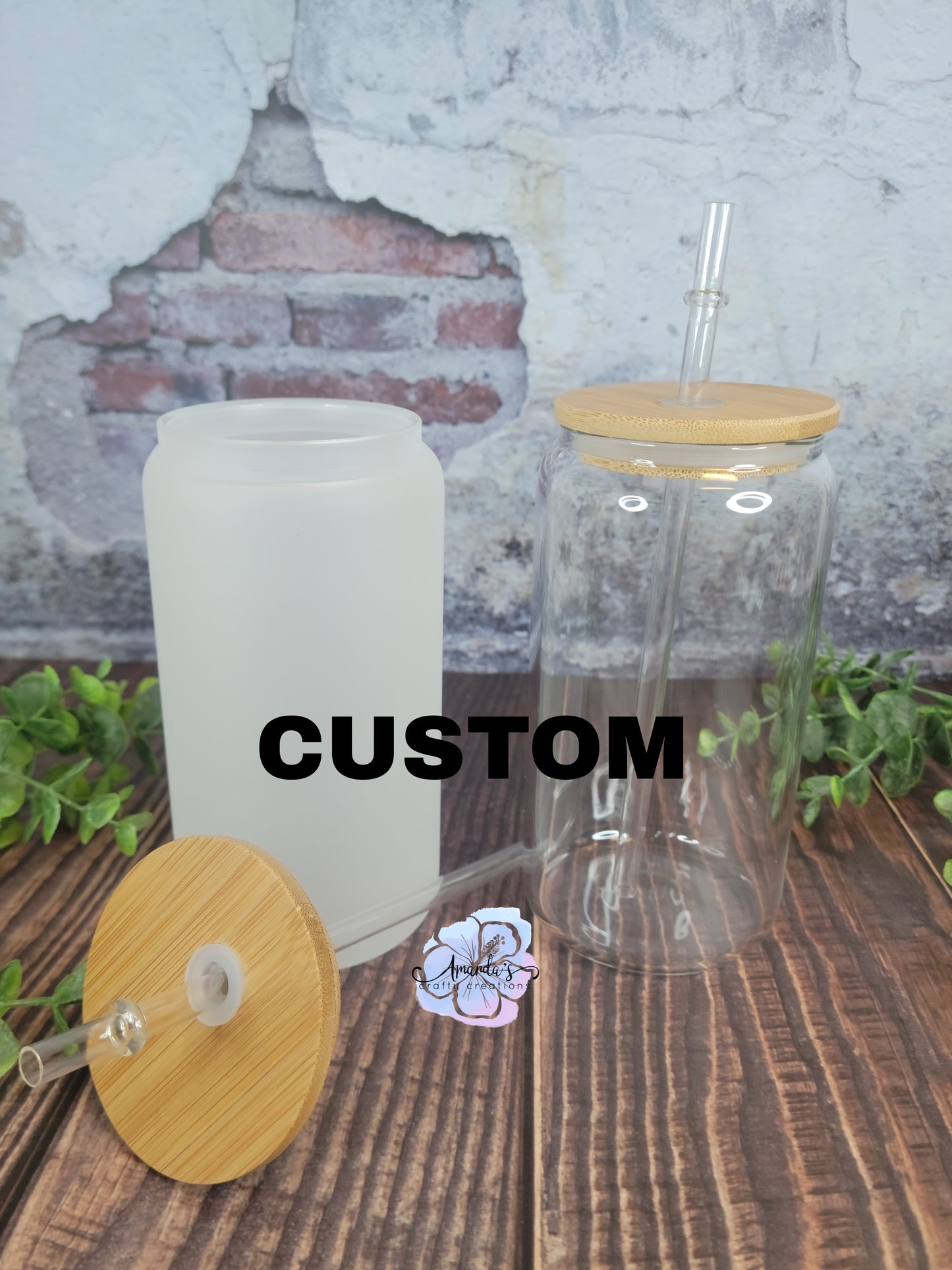 Customizable frosted or clear jar with wooden lid and straw